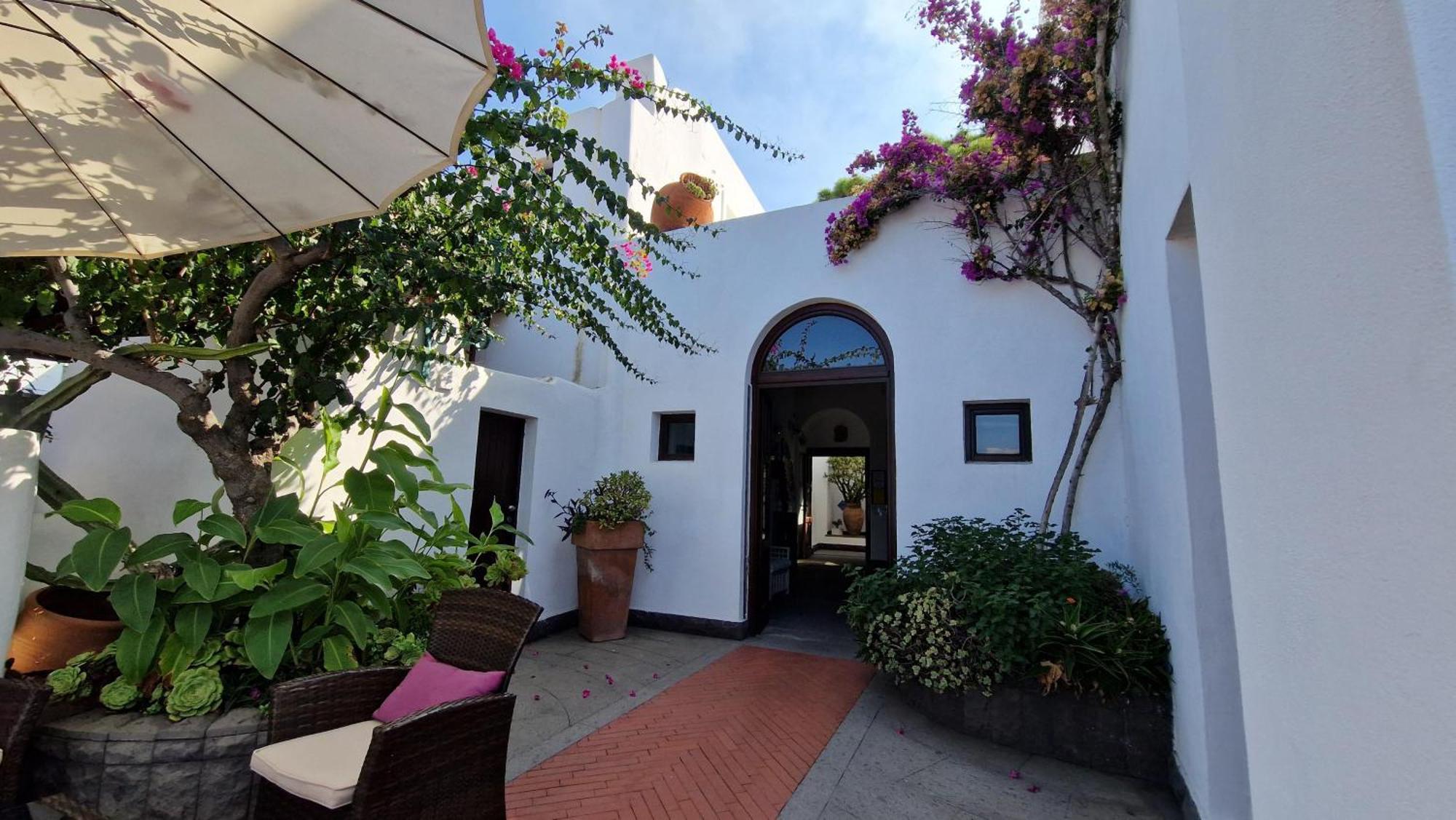 La Sirenetta Park Hotel Stromboli Exterior photo