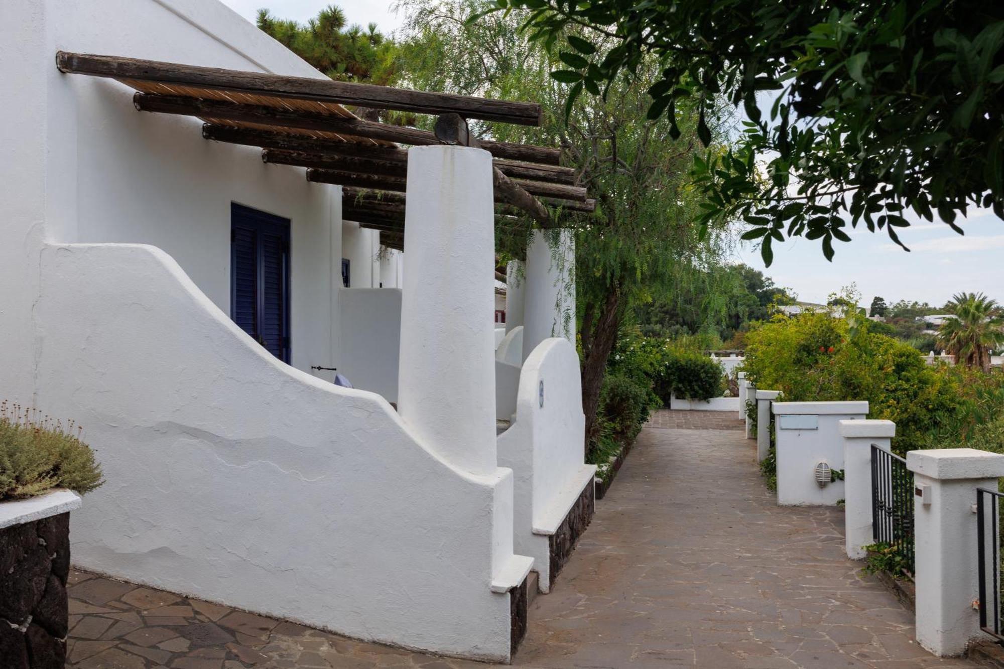 La Sirenetta Park Hotel Stromboli Exterior photo