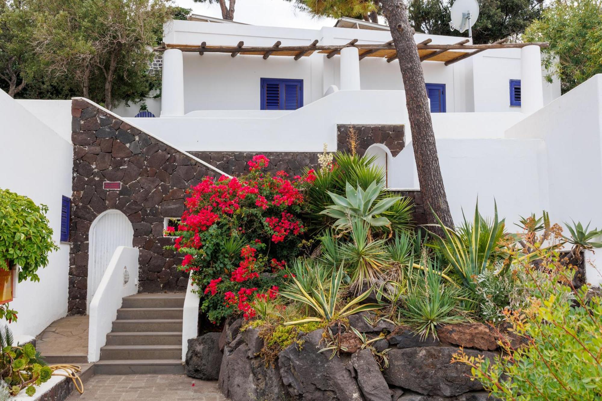 La Sirenetta Park Hotel Stromboli Exterior photo