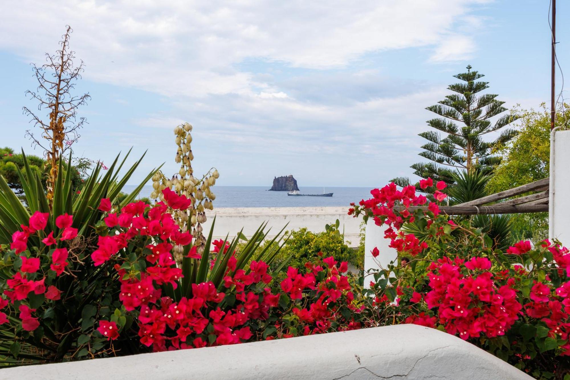 La Sirenetta Park Hotel Stromboli Exterior photo